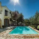 Mastrogiannis Dafne Villa *