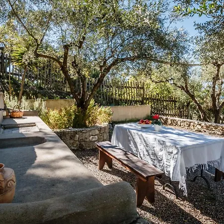 Villa Mastrogiannis Dafne Kavvadades