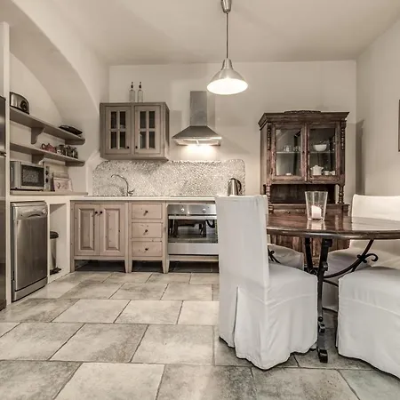 Mastrogiannis Dafne Villa *