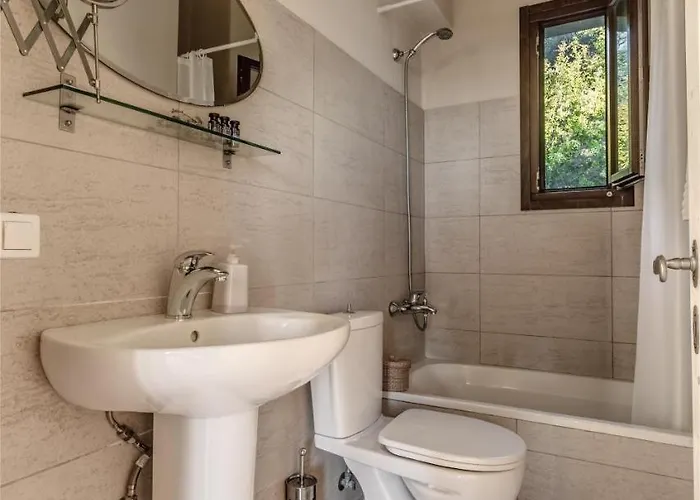 Mastrogiannis Dafne 别墅 *