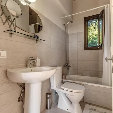 Mastrogiannis Dafne Βίλα *