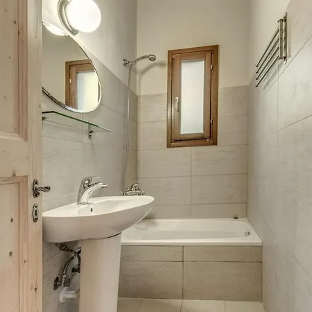 Mastrogiannis Dafne *